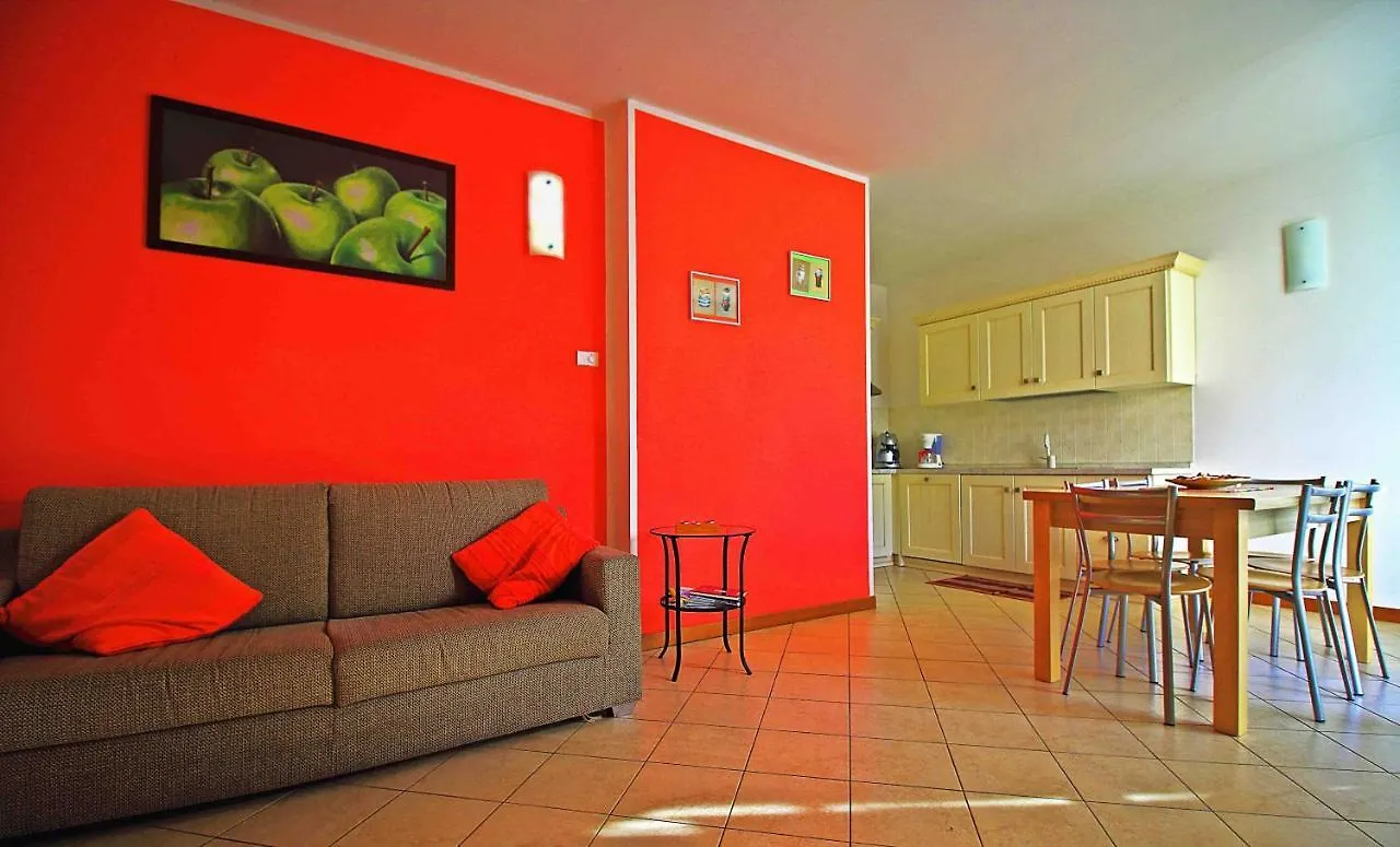 Residence La Collina Vercana Aparthotel